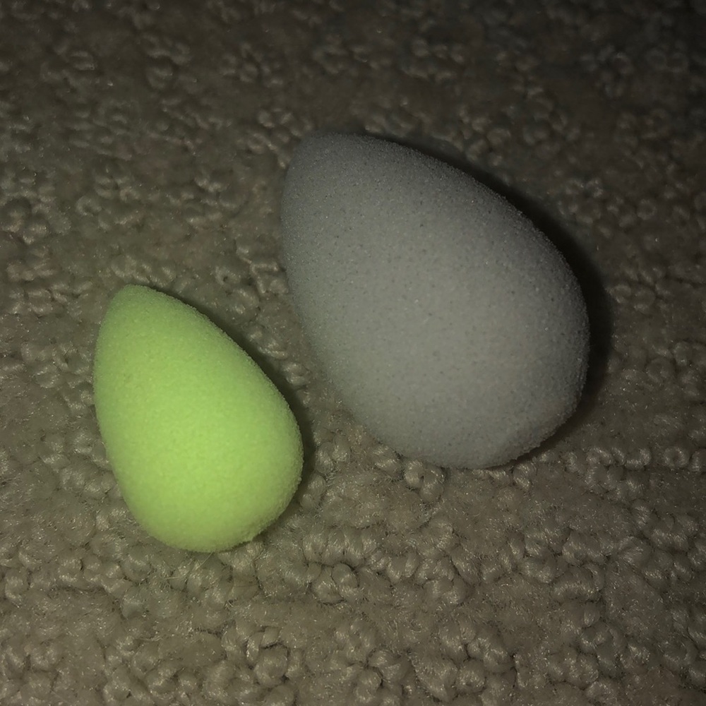 Medium and small sized beauty blenders!